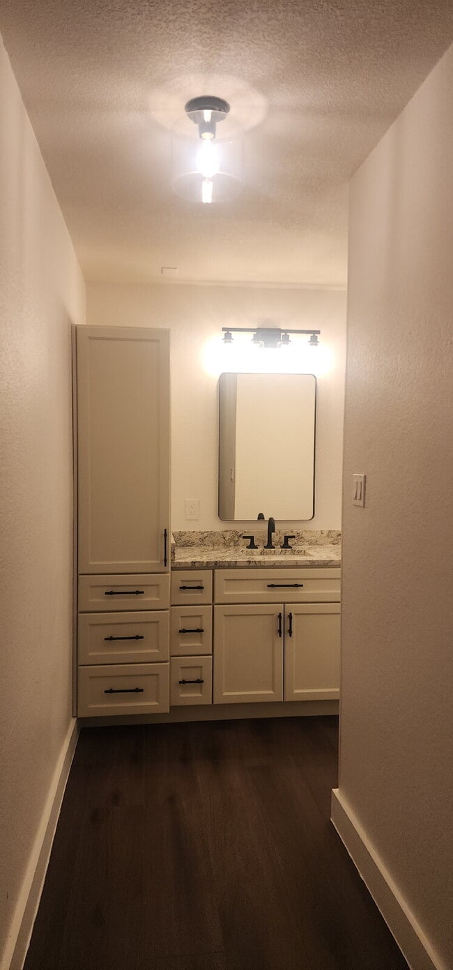 Building Photo - 1112 Concord Dr