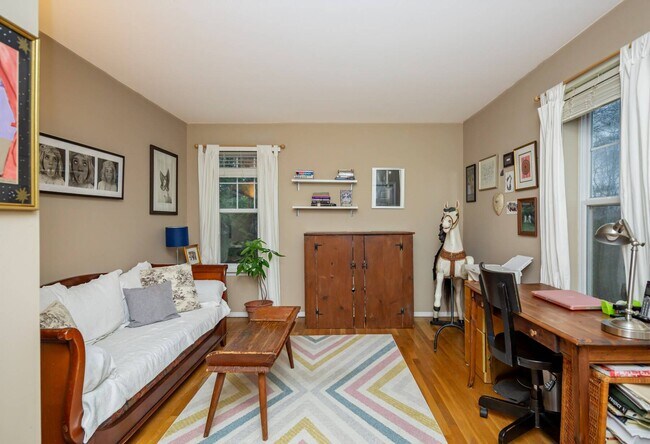 Building Photo - 98 Thomas Ave