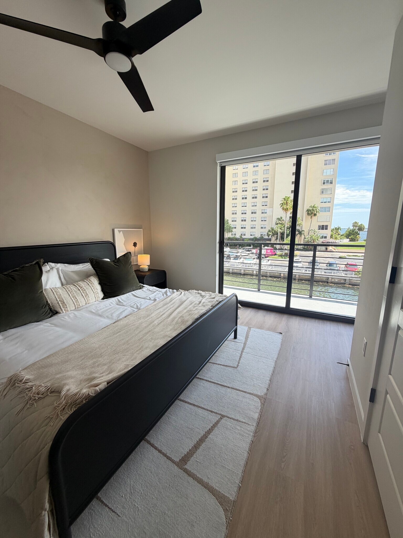 Building Photo - 11291 Biscayne Blvd