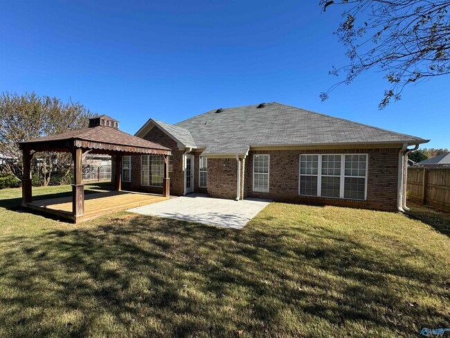 Building Photo - 114 Appleberry Ln