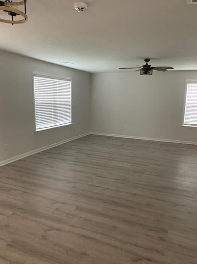 Building Photo - 7114 Luna Mae Ct