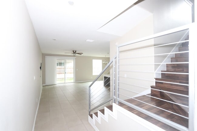 Building Photo - 7964 Elka Lp