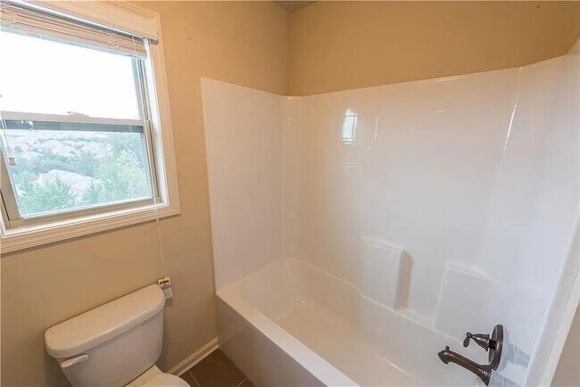 Building Photo - 570 Eldridge Dr