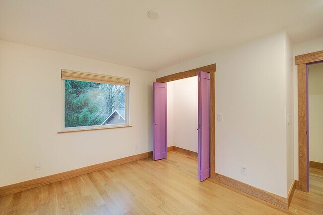 Building Photo - 3Bd/2.25Ba North Bend House