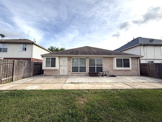 Building Photo - 13830 Fort Nelson Dr