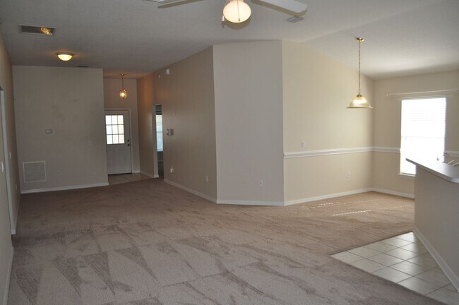 Building Photo - 16 Russman Ln