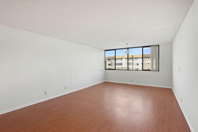 Building Photo - 8030 Hampton Blvd