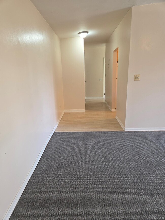 Building Photo - 267 N Newbridge Rd