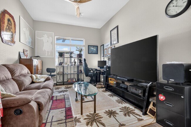 Building Photo - Walden Farms home with a great relaxing backyard!