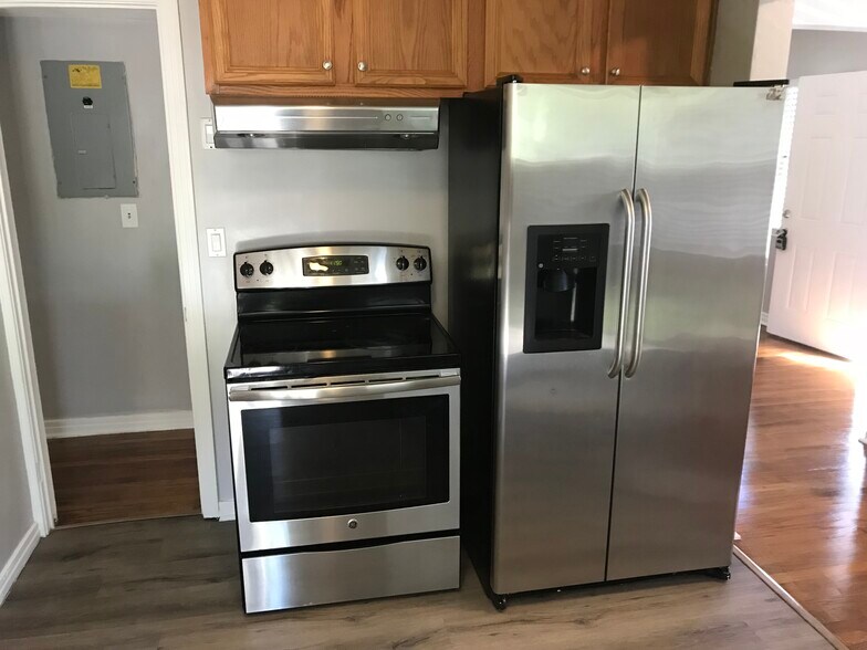 Kitchen - 3638 Jammes Rd