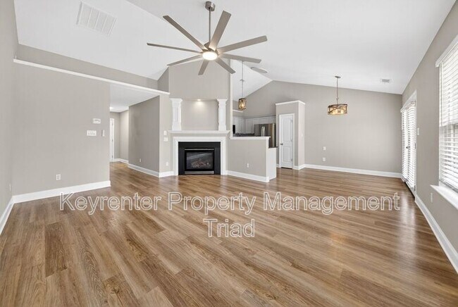 Building Photo - 1153 Hawick Dr
