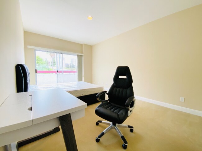 Building Photo - 10630 Wilkins Ave