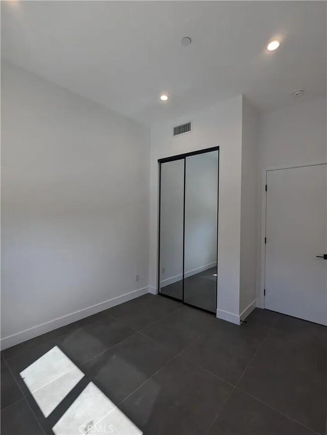 Building Photo - 11141 Strathern St