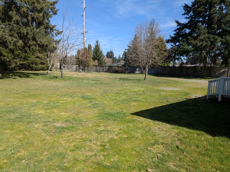 Building Photo - 6010 Knoble Rd E