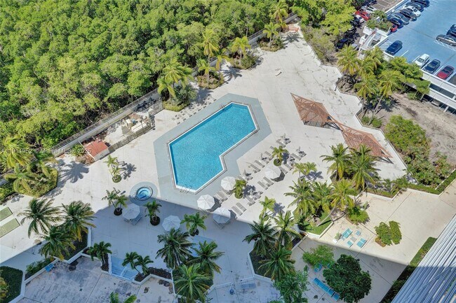 Building Photo - 100 Bayview Dr