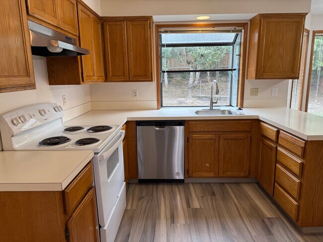 Building Photo - 7050 SW 174th Ave
