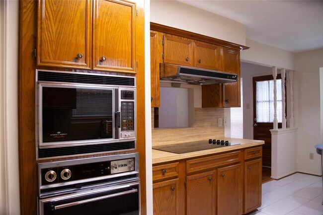 Building Photo - 13214 Ensley Wood Dr