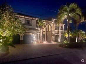 Building Photo - 945 Cypress Dr