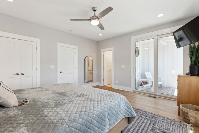 Building Photo - NEW HIGH END OFF-SEASON RENTAL WITH ELEVATOR NOW AVAILABLE