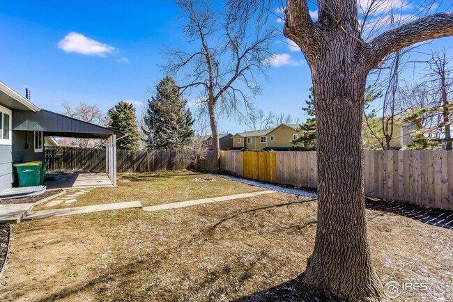 Building Photo - 2025 Orchard Pl