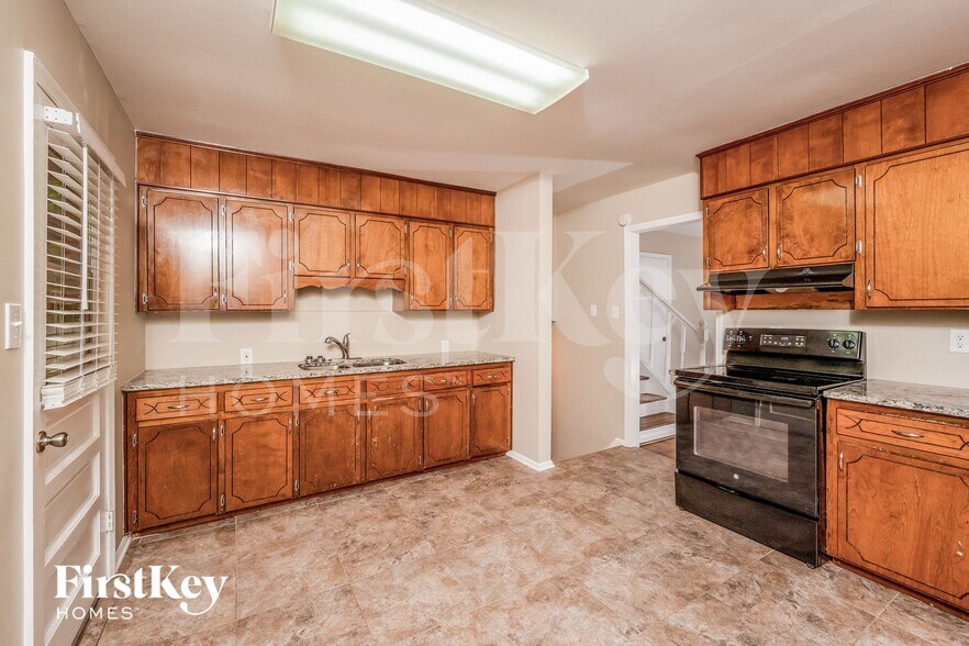 Building Photo - 1326 Potter Ave