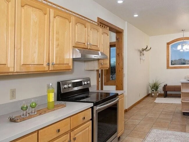 Building Photo - Private 19-Acre Retreat Minutes from Billings & Laurel