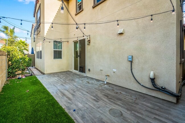 Building Photo - Beautiful newly built 4 bedroom, 3 bath home in the quiet, gated community of Westgate!