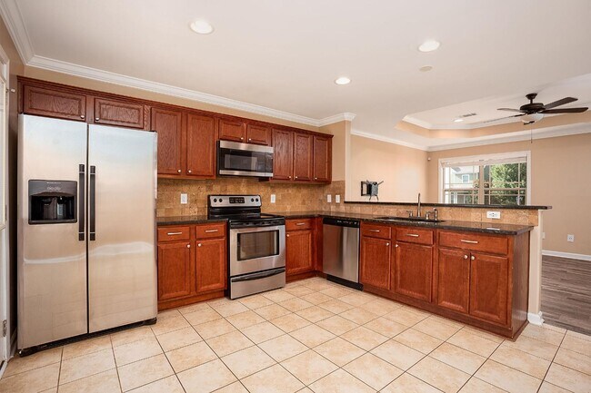 Building Photo - 2469 Waterstone Cir
