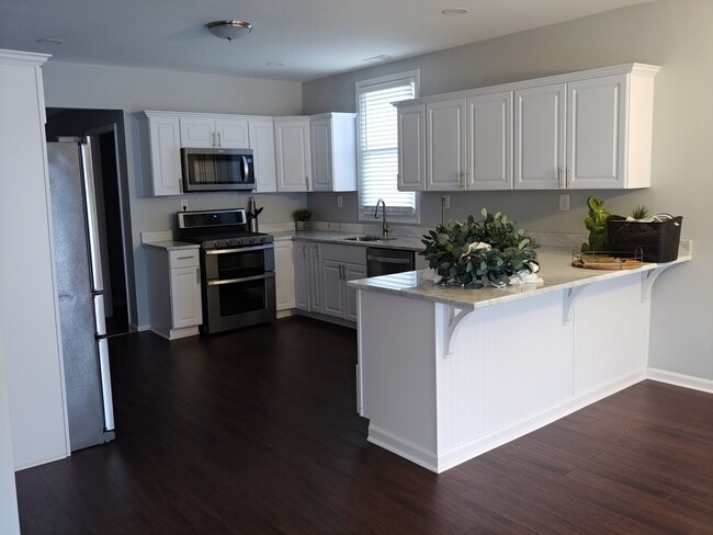 Building Photo - Amazing  Newly Renovated Three Bedroom Home off Zorn Avenue