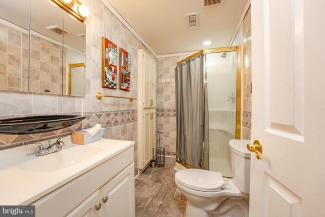 Building Photo - 254 Vail Ct