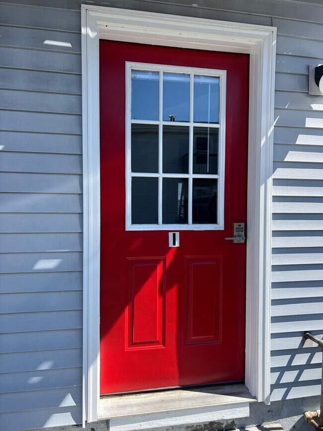 Building Photo - New 2 BR First Floor Condo in Wernersville, PA Available in June