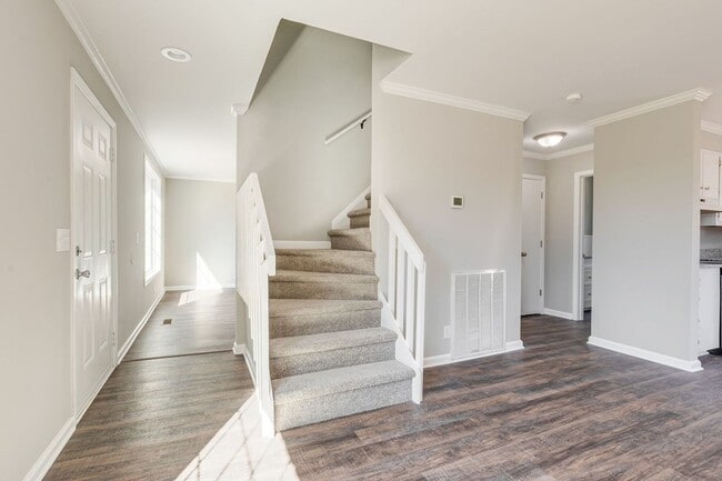 Building Photo - For Lease - 4 Bed, 1.5 Bath, 1584sqft Single Family Home, Lebanon