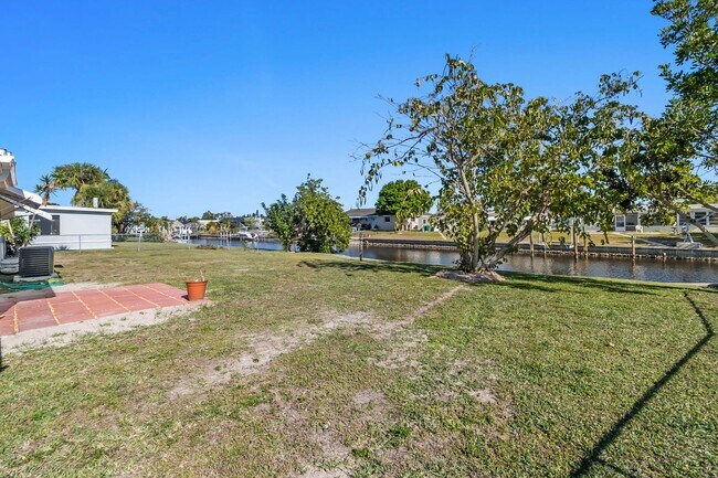 Building Photo - Furnished * AVAIL Now Through 11/1 * $1,69...