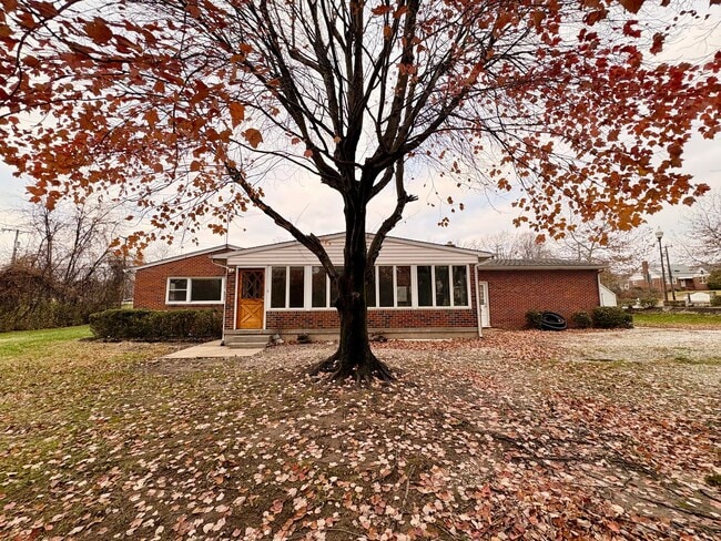 Building Photo - Sprawling Brick Ranch with Huge Lot & Garage in Prime Nottingham Location