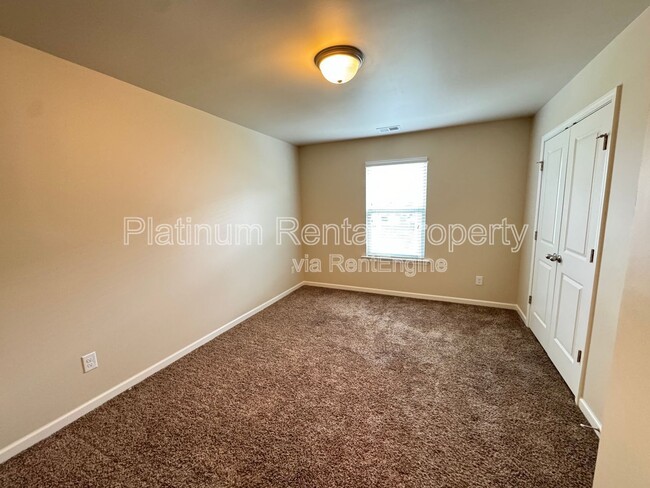 Building Photo - 3343 Blue Springs Walk