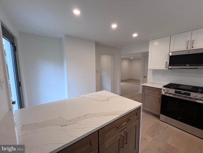 Building Photo - 625 Conestoga Rd