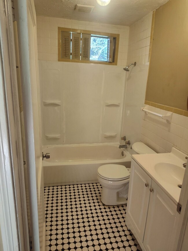 Building Photo - 4661 Churchill Dr