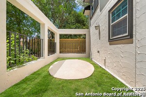 Building Photo - 9130 Windgarden Cir