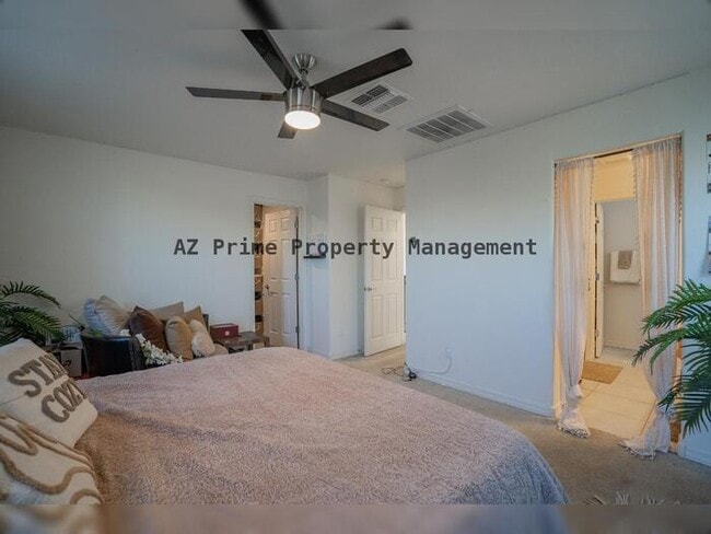 Building Photo - 3814 S 58th Dr