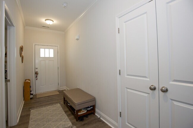 Building Photo - "Spacious 4-Bedroom Gem with 3 Full Baths - 2344 Sq Ft of Comfort on Stackhouse Drive!"