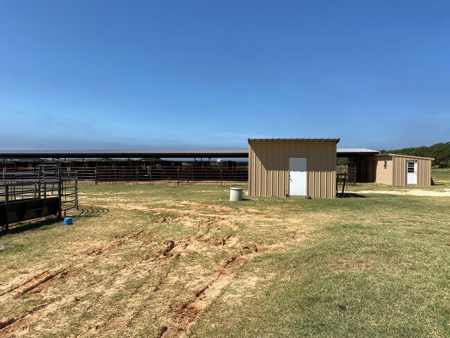 Building Photo - 501 County Road 423