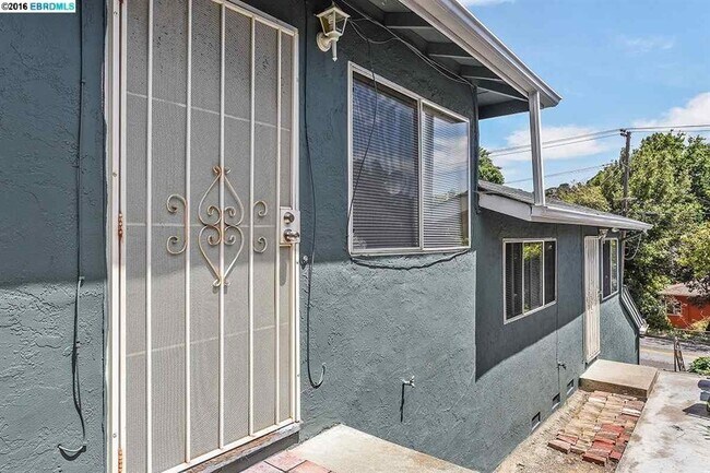 Building Photo - 22115 Main St