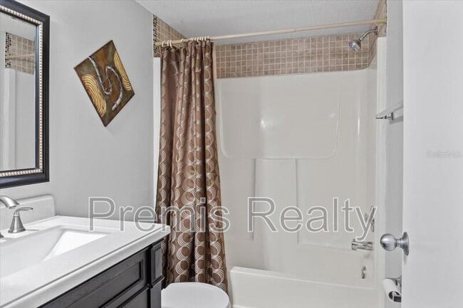Building Photo - 900 Cove Cay Dr