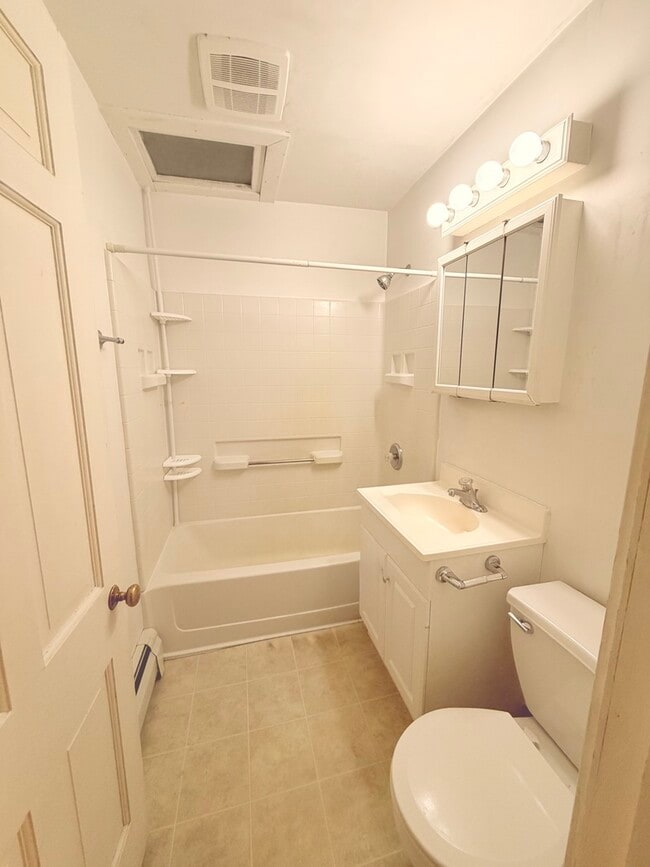 Building Photo - 134 W State St