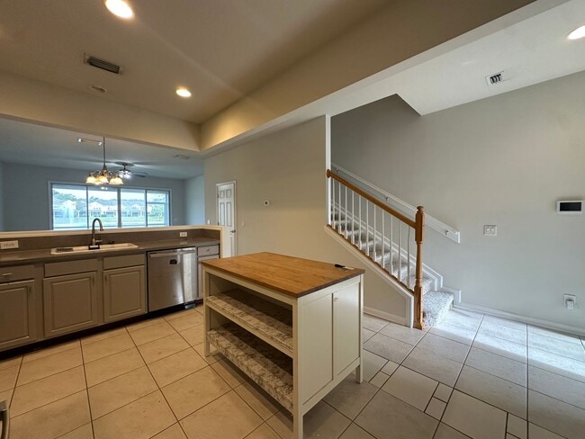 Building Photo - Bartram Townhome, Gated Community with Awesome Views!