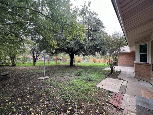 Building Photo - 1735 Donaldson Ave