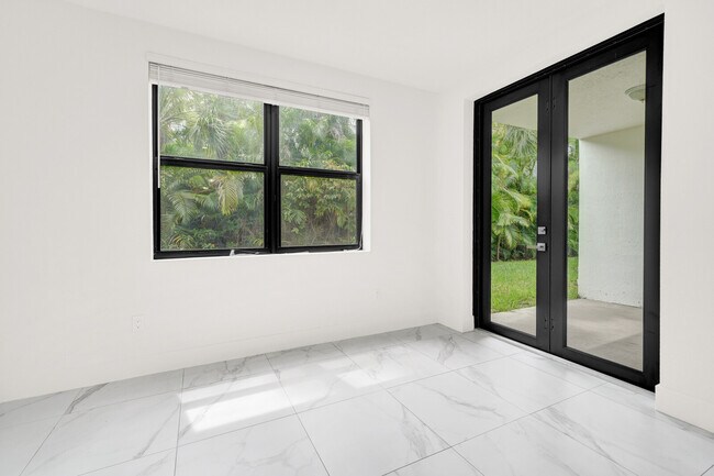 Building Photo - 407 Bella Sol Way