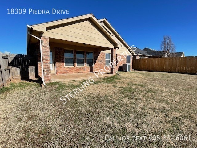 Building Photo - 18309 Piedra Dr