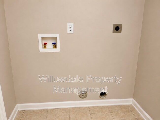 Building Photo - 204 Savannah Ridge Rd