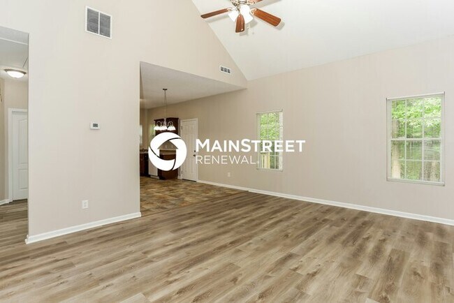Building Photo - 4 Bedroom Pet-Friendly Home in Newnan, GA ...